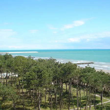 Sea View Flat Just 70m From The Apartment