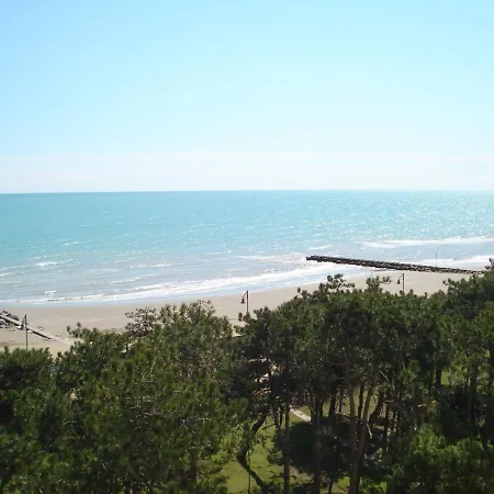 Sea View Flat Just 70m From The Apartment