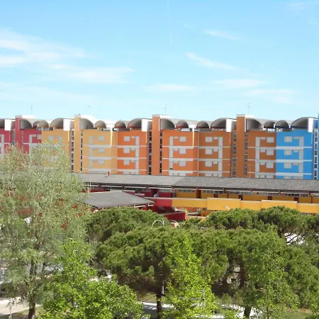 Apartment Sea View Flat Just 70m From The Porto Santa Margherita di Caorle