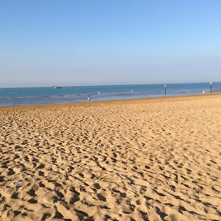 Sea View Flat Just 70m From The *